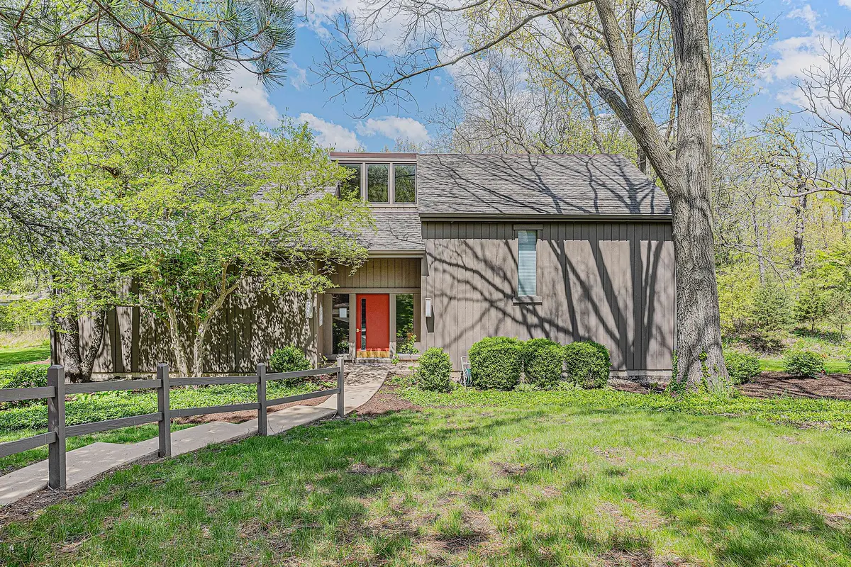 744 OLD BARN RD #A, Lake Barrington, IL 60010