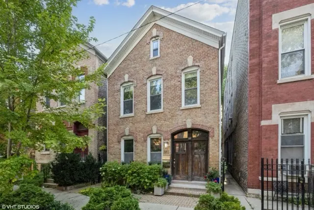 852 N Hermitage AVE, Chicago, IL 60622