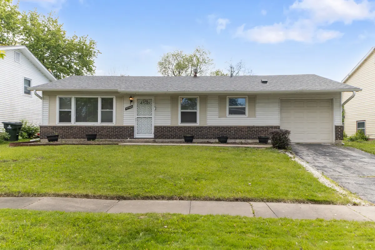 17700 Pheasant LN, Country Club Hills, IL 60478