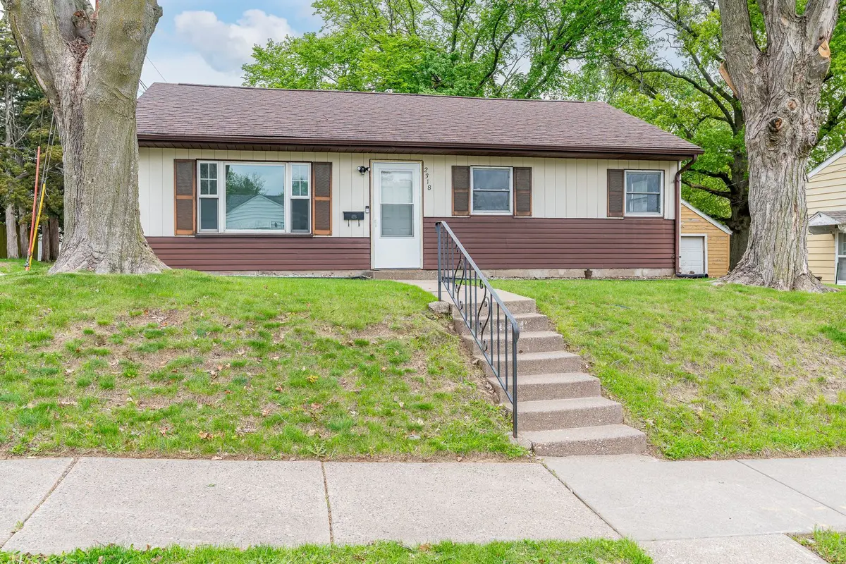 2318 N Sturdevant ST, Davenport, IA 52804