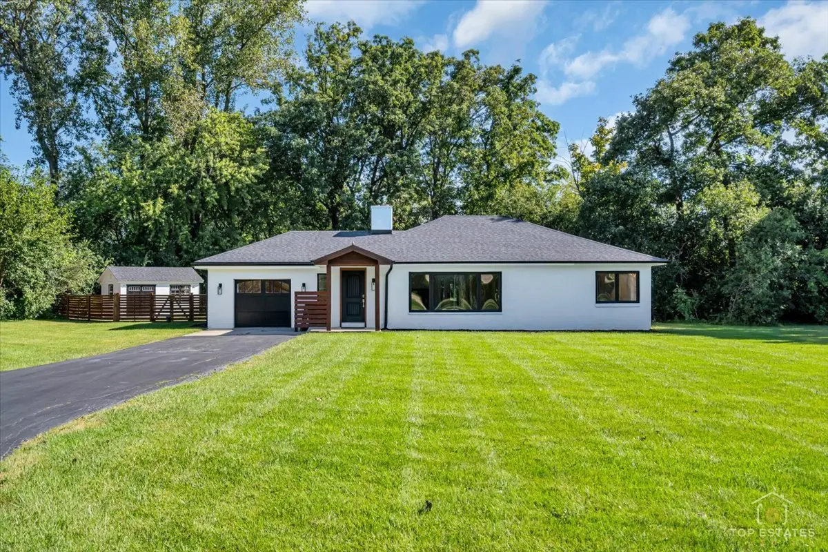 2320 Duffy LN, Riverwoods, IL 60015