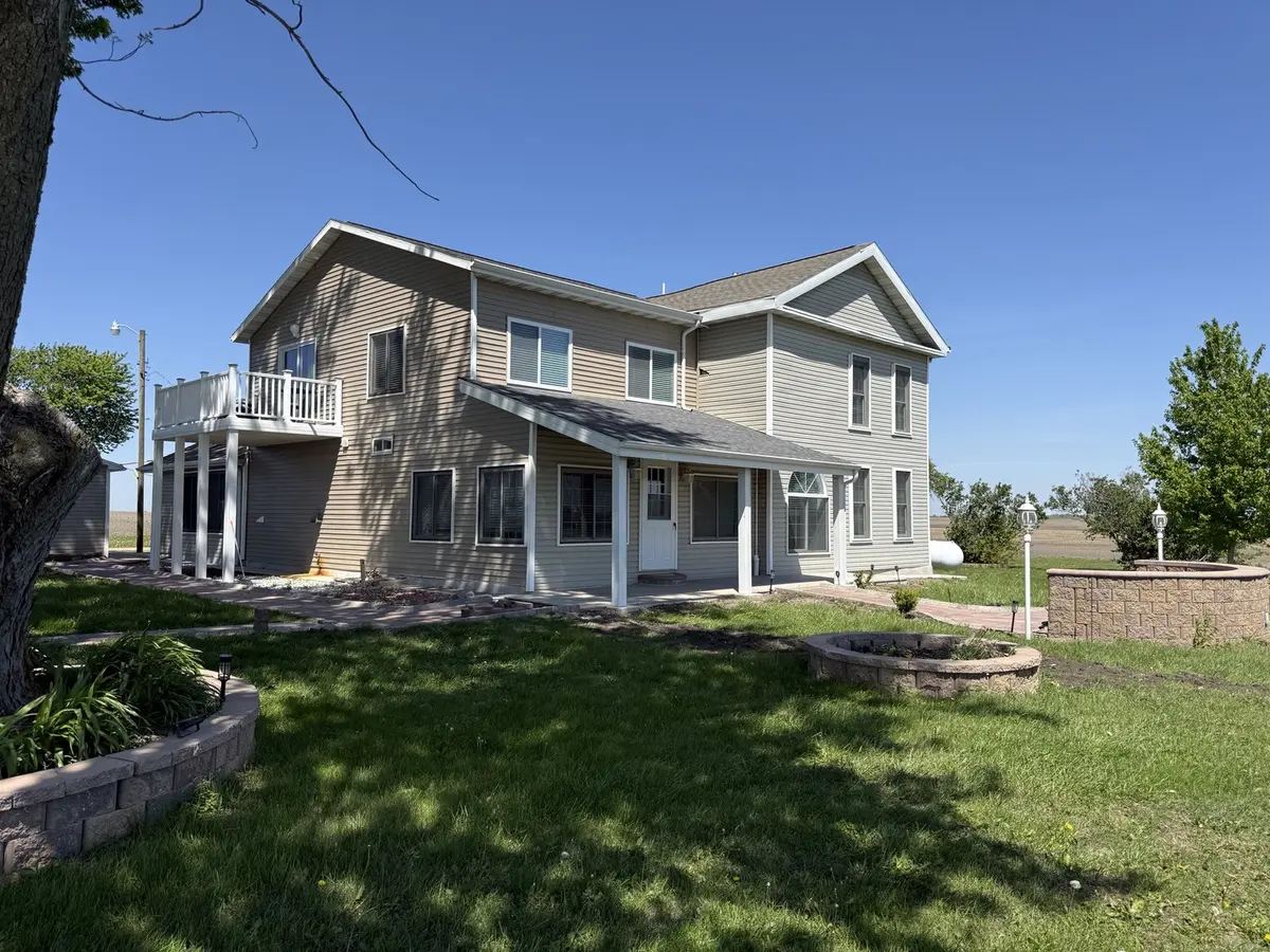 1981 E 8th RD, Tonica, IL 61370
