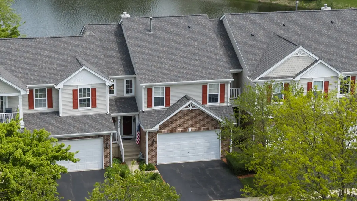 2530 Lorraine CIR, Geneva, IL 60134