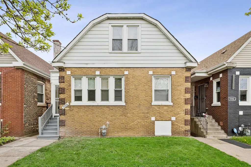 9206 S Anthony AVE, Chicago, IL 60617