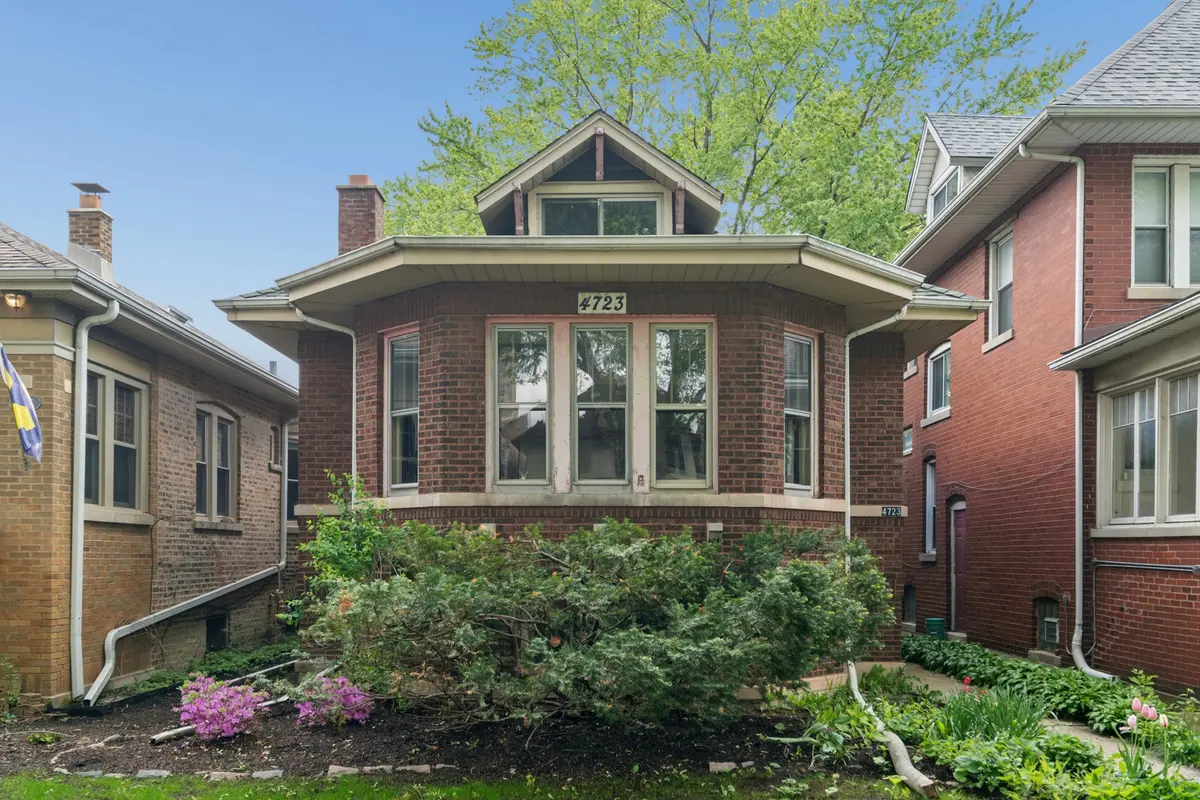 4723 N Sacramento AVE, Chicago, IL 60625