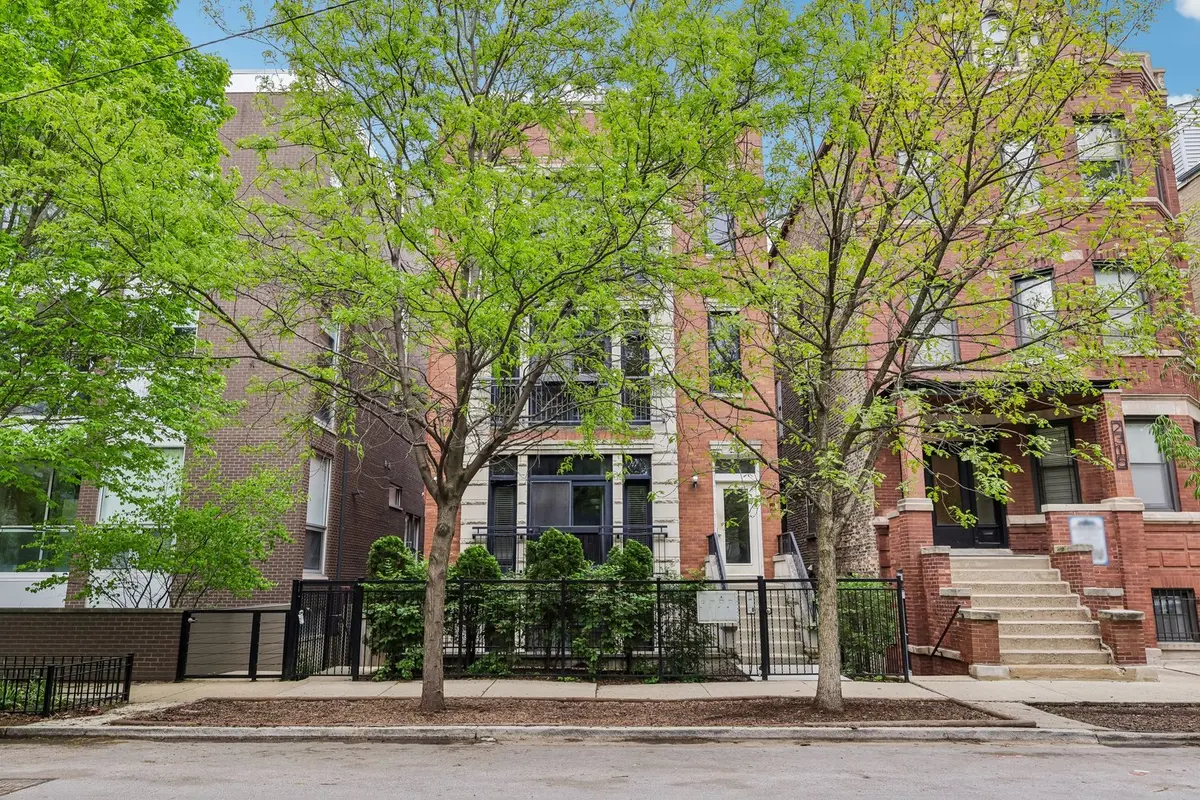 2319 N Leavitt ST #4, Chicago, IL 60647