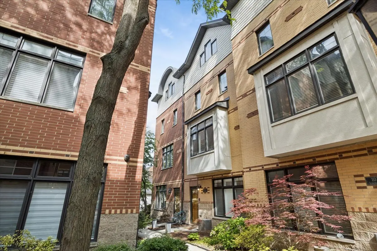 1031 Lincoln TRL, Oak Park, IL 60302