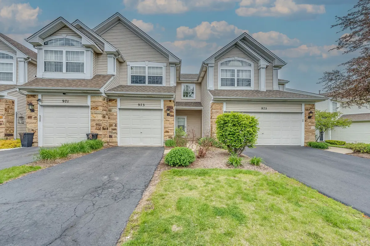 973 Mesa DR, Lake In The Hills, IL 60156
