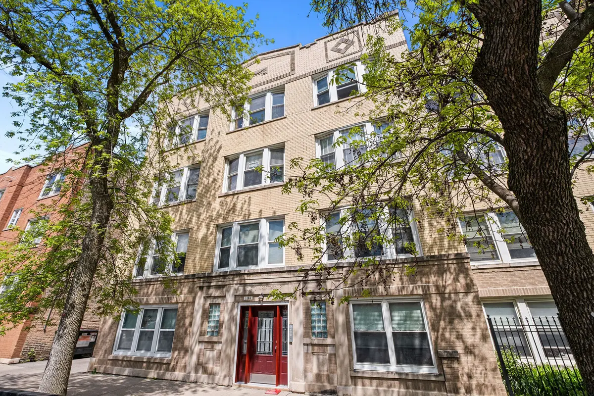 3104 W Leland AVE #303, Chicago, IL 60625