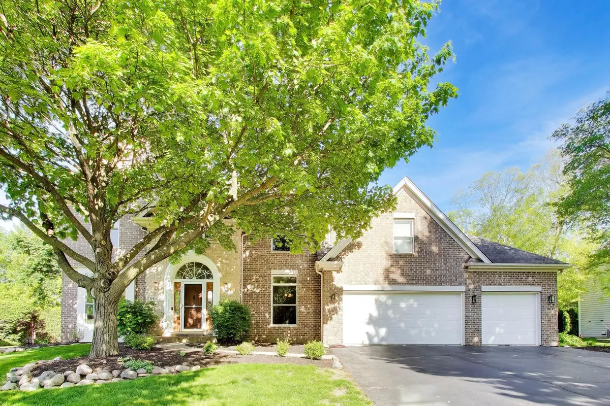 906 Secretariat CT, St. Charles, IL 60174