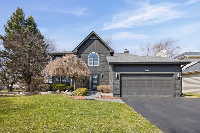 1100 Hidden Lake DR, Buffalo Grove, IL 60089
