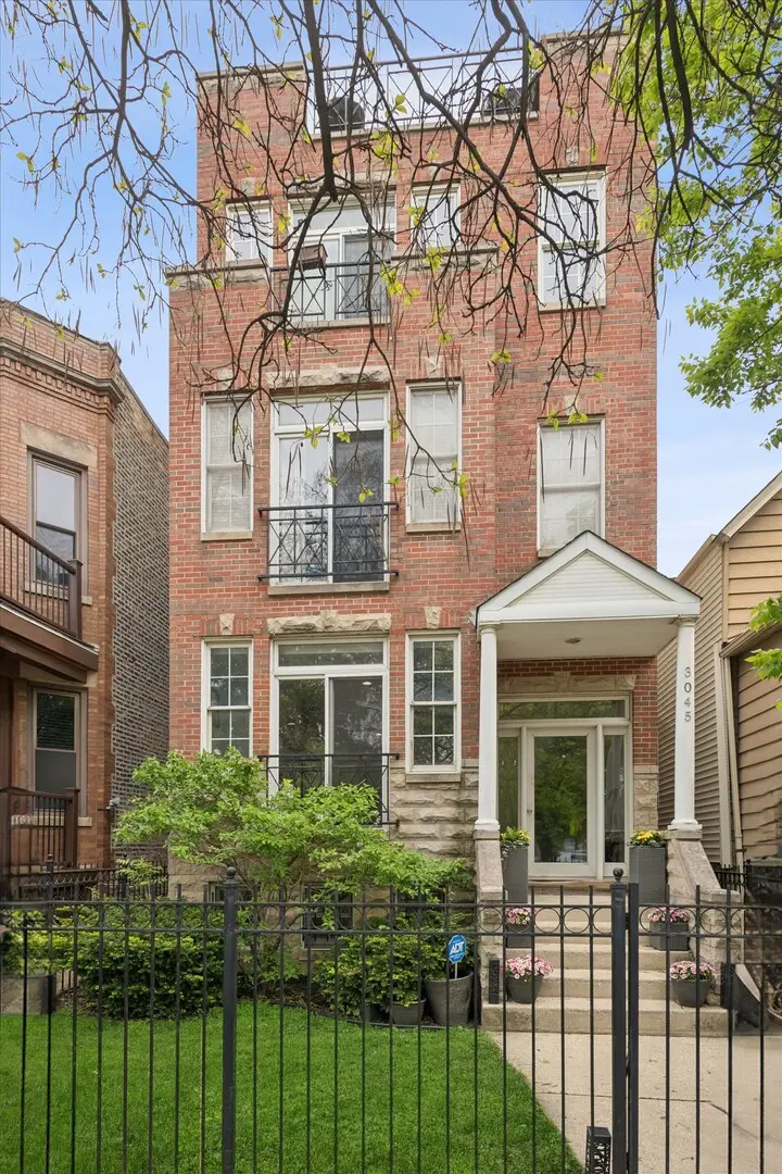3045 N Damen AVE #1, Chicago, IL 60618