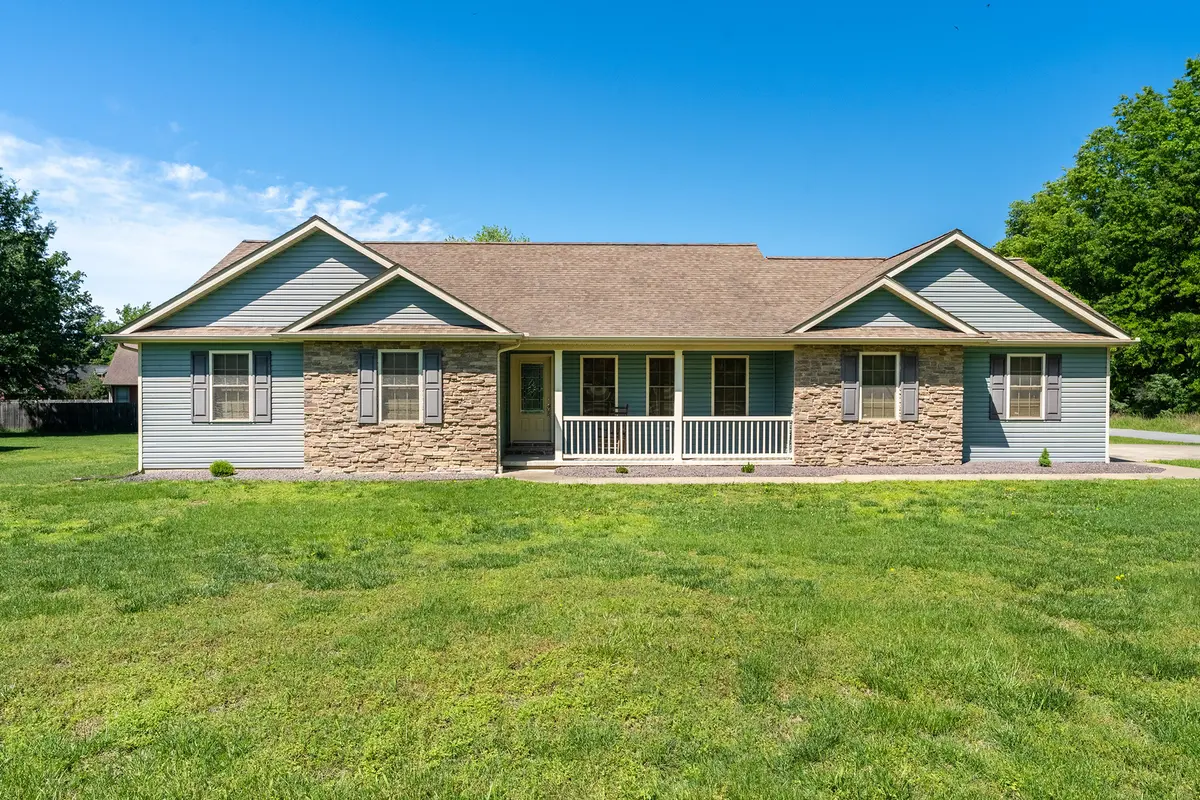 1100 Samantha DR, Carterville, IL 62918
