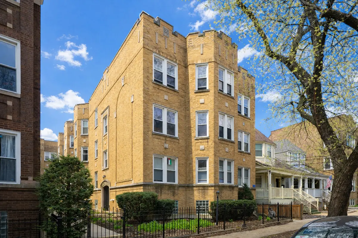 1531 W Rosemont AVE #2N, Chicago, IL 60660