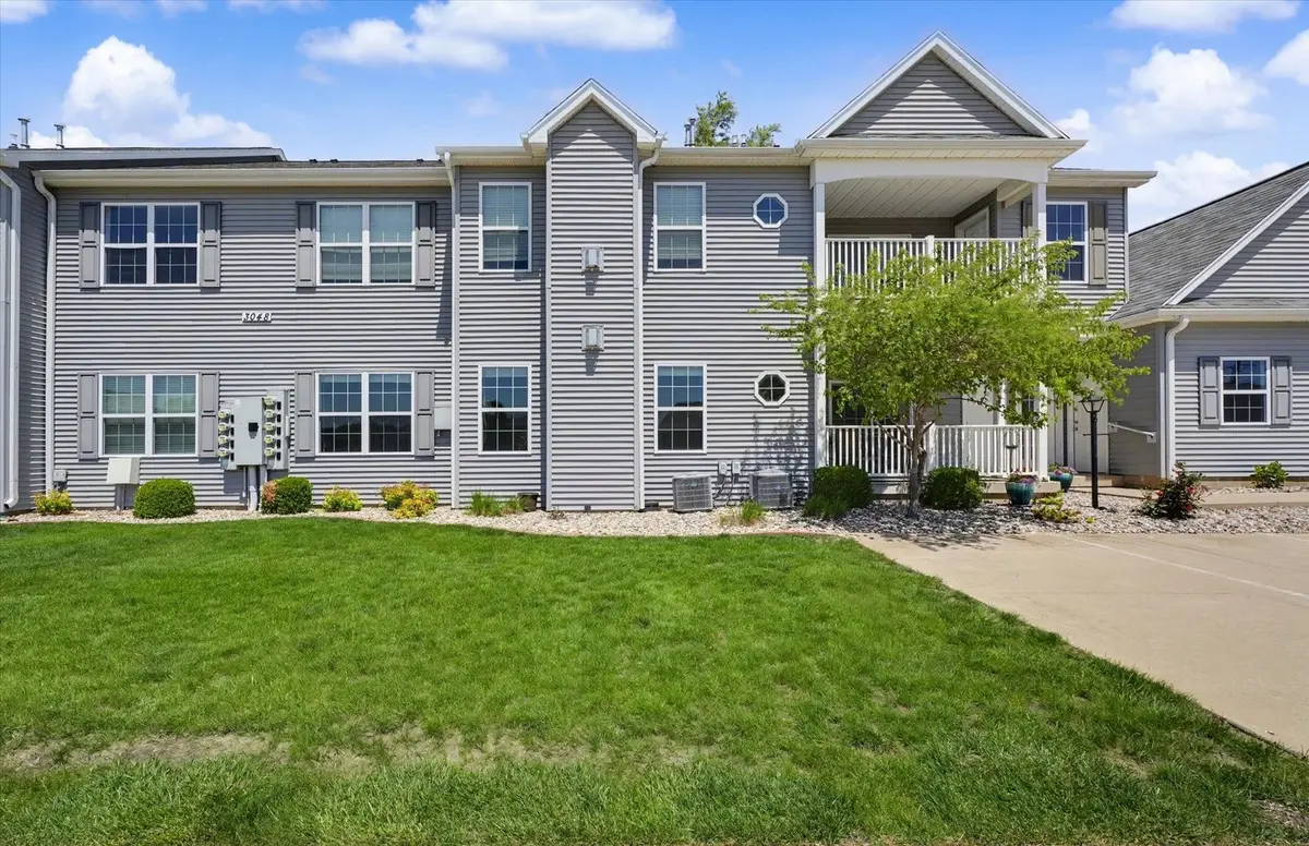 3048 E Stillwater LNDG #103, Urbana, IL 61802