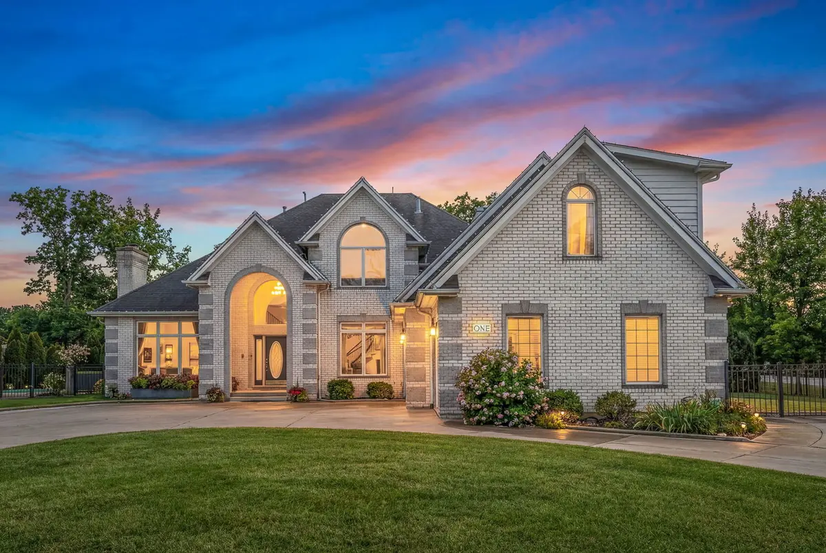 1 Bell Oak LN, Lemont, IL 60439