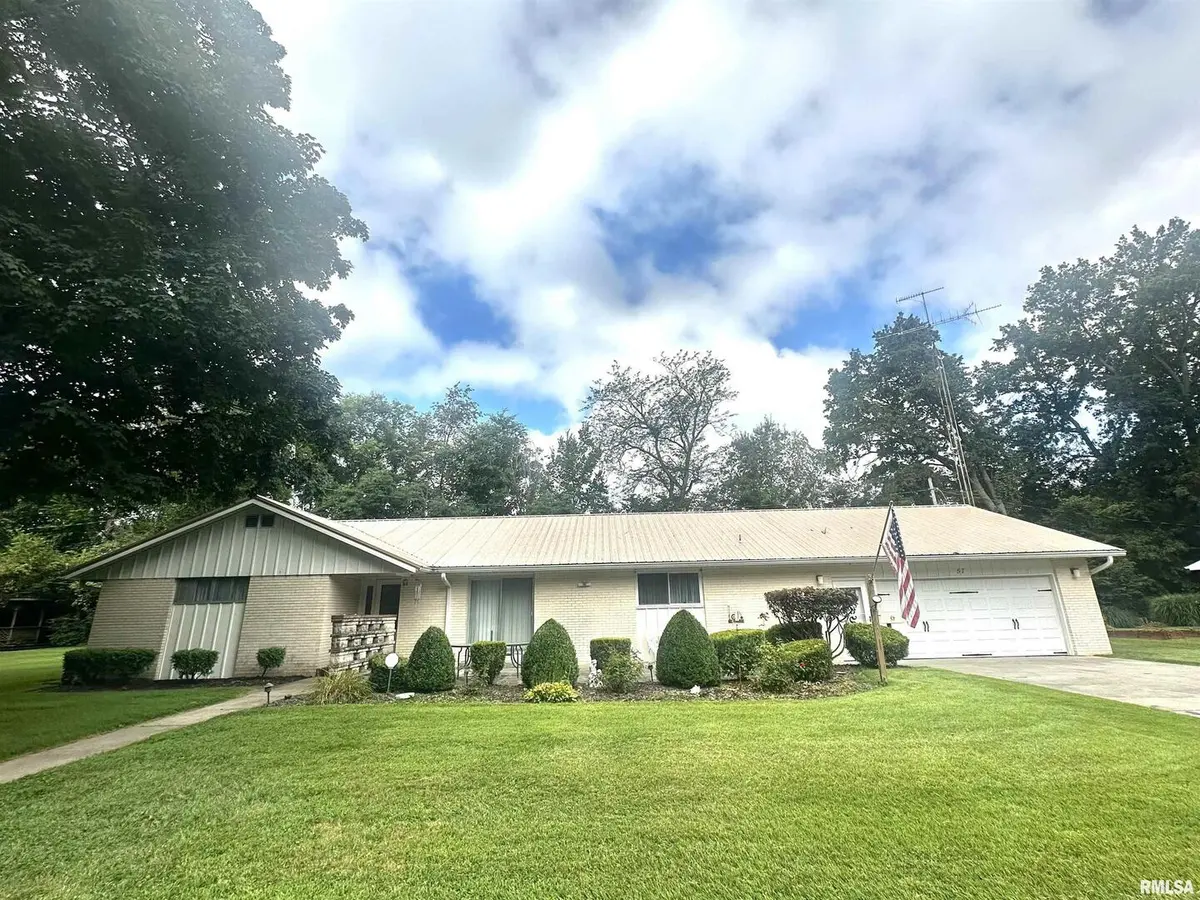 57 SHERWOOD DR, Centralia, IL 62801