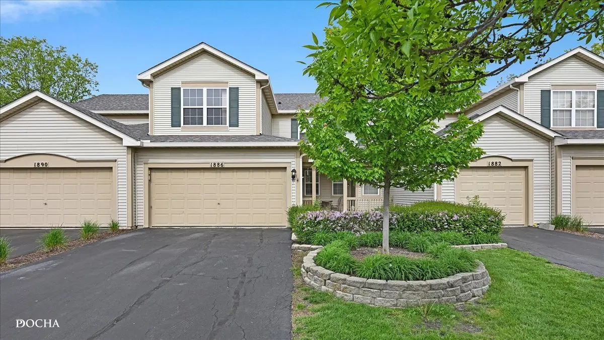 1886 N Wentworth CIR N, Romeoville, IL 60446