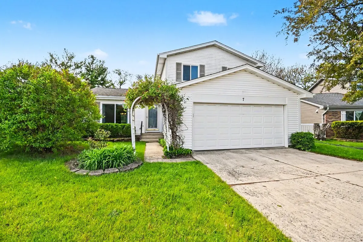 7 Oriole CT, Woodridge, IL 60517