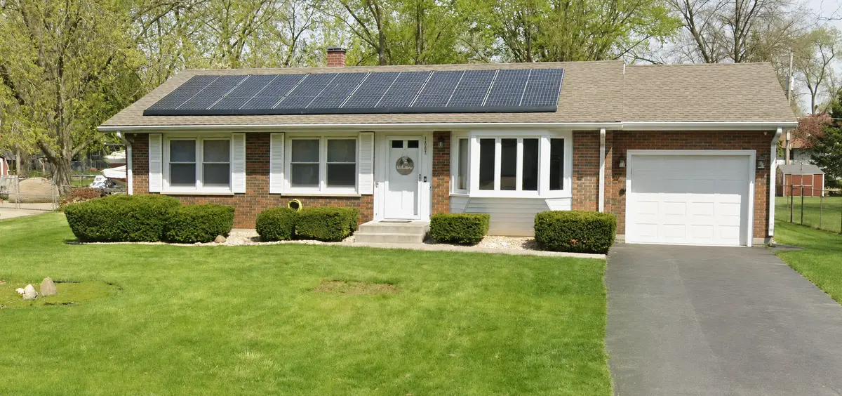 1881 Charles LN, Aurora, IL 60505