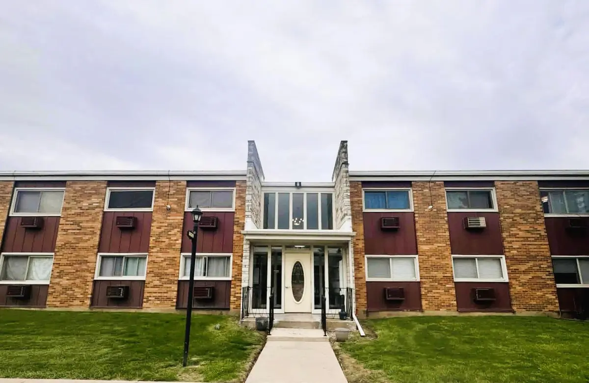 1313 S Rebecca RD #209, Lombard, IL 60148