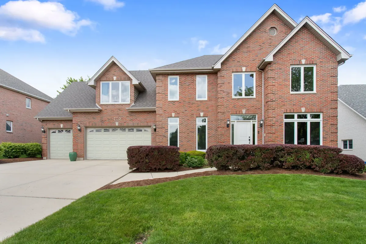 924 Naples LN, Woodridge, IL 60517