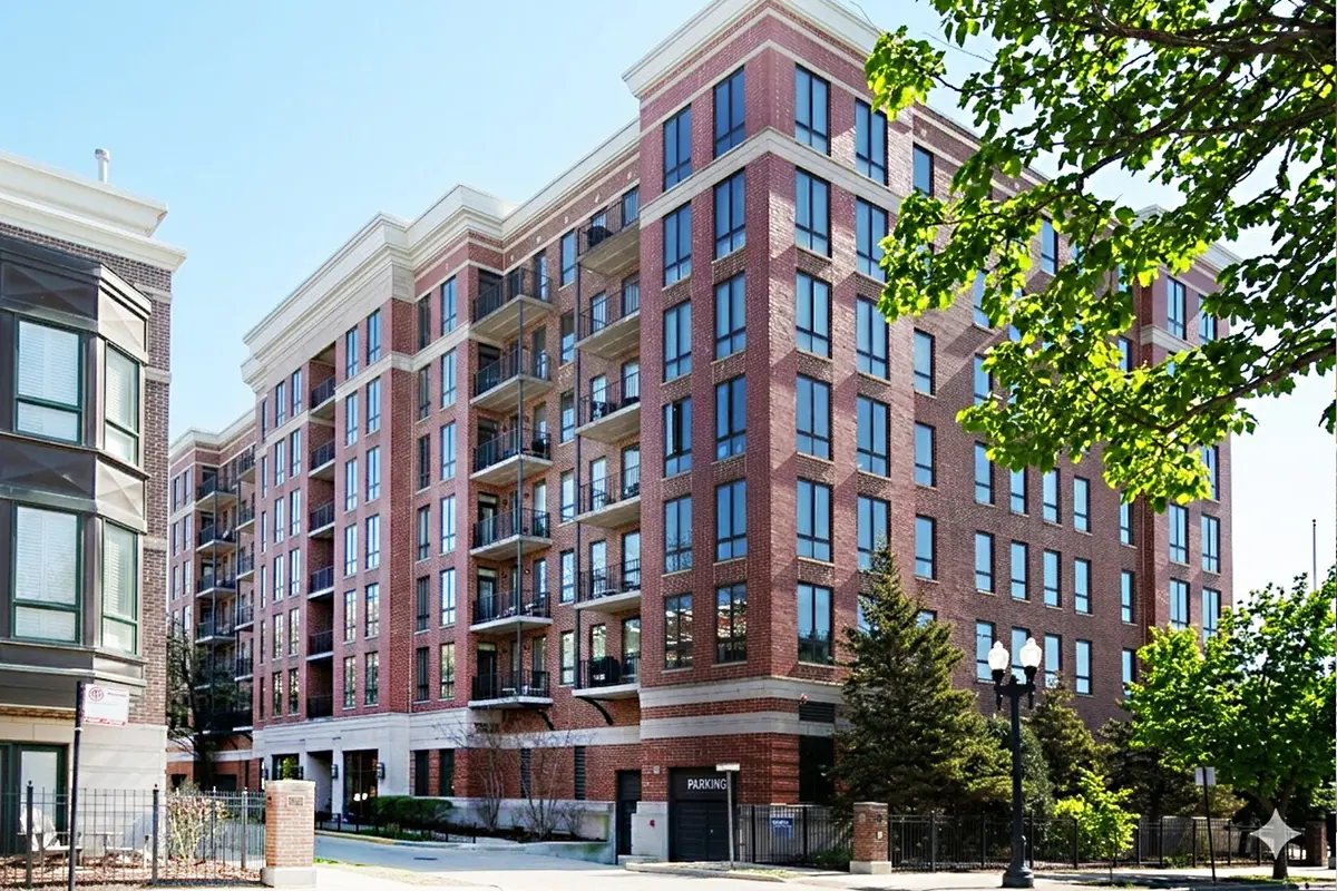 343 W Old Town CT #705, Chicago, IL 60610