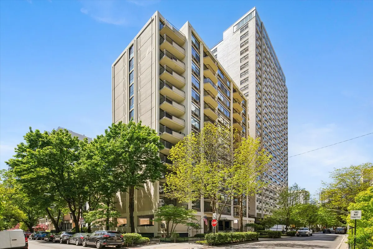 1450 N Astor ST #3B, Chicago, IL 60610