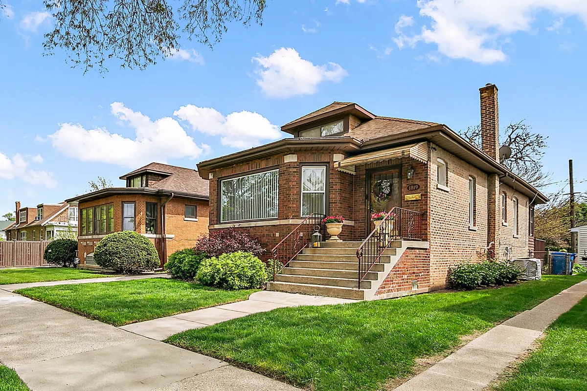 1819 W 105th ST, Chicago, IL 60643
