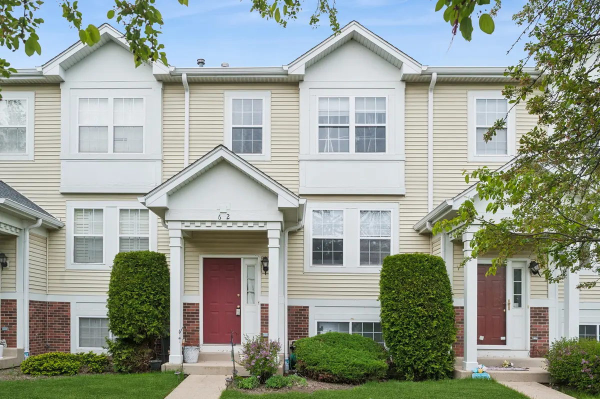 602 Holiday LN, Hainesville, IL 60073