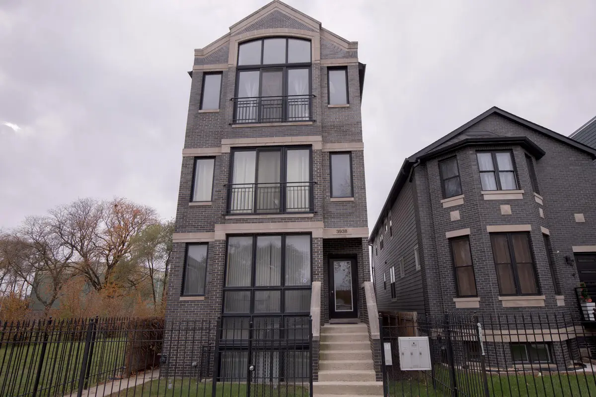 3938 S Wells ST #2, Chicago, IL 60609