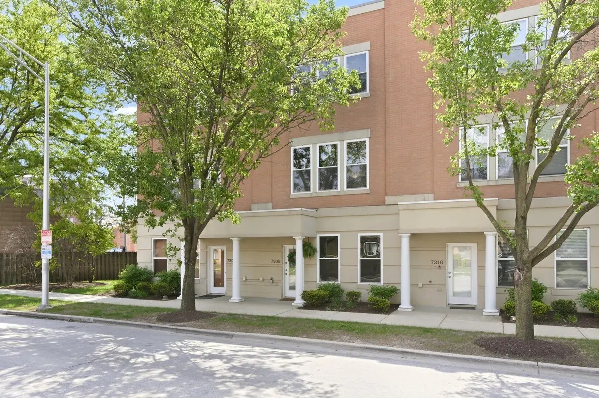 7308 CIRCLE AVE #2M, Forest Park, IL 60130