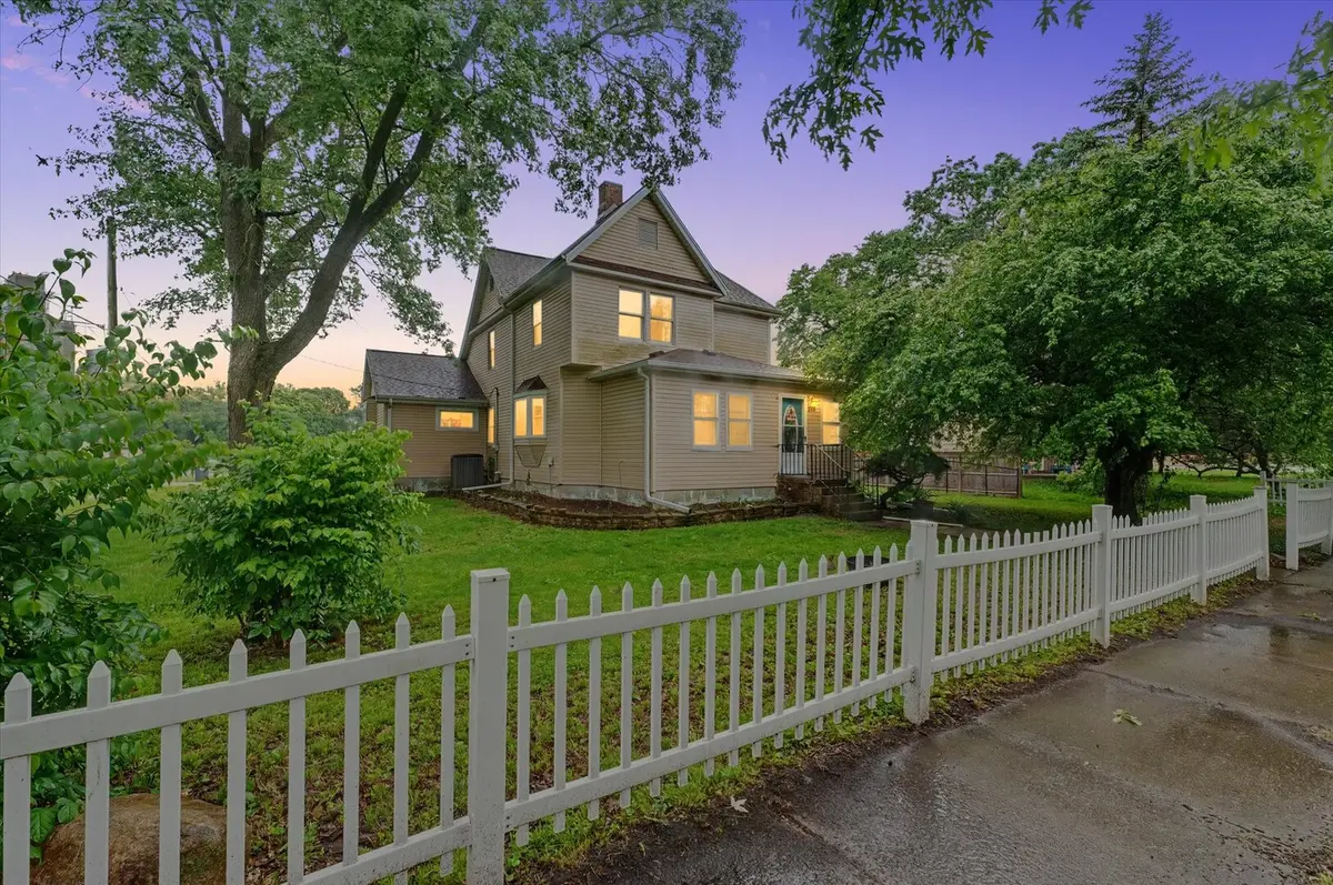 215 E Reynolds ST, Tolono, IL 61880