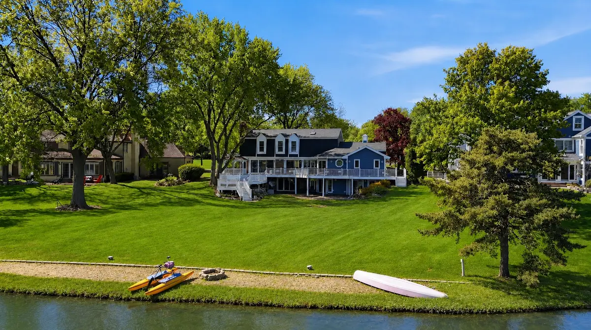 1480 Lake Shore DR S, Barrington, IL 60010