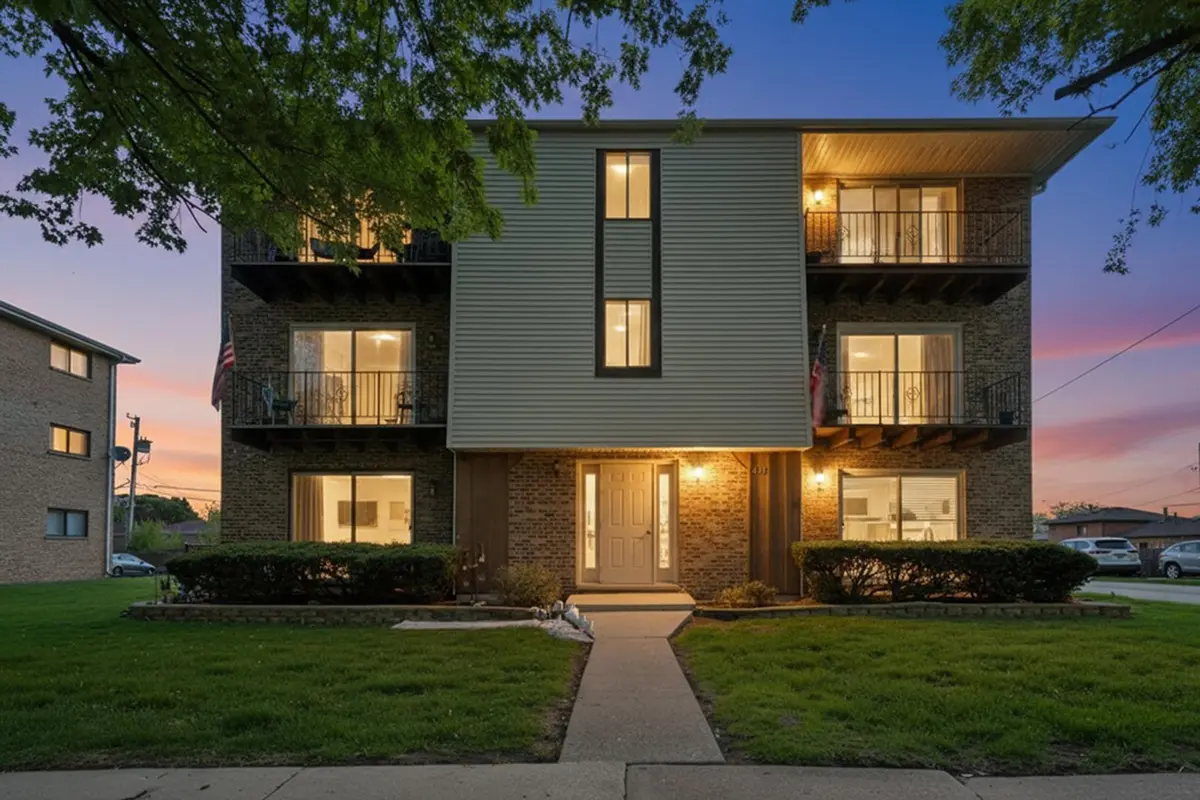 8039 Beloit AVE #3B, Bridgeview, IL 60455