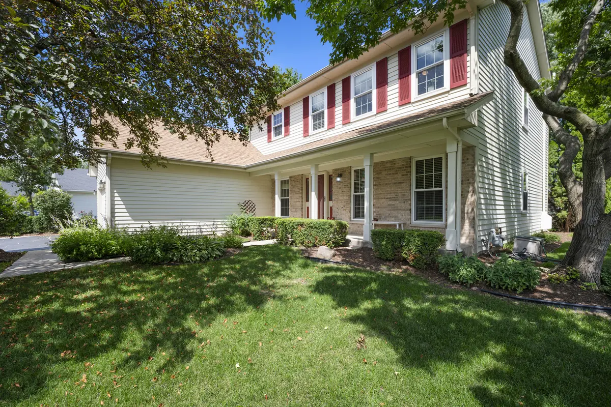 2755 Bluewater CIR, Naperville, IL 60564