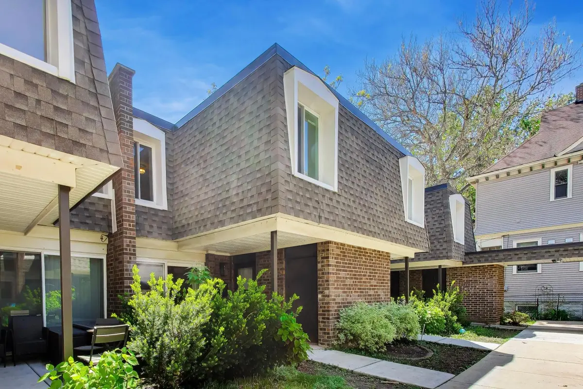 1623 W BELLE PLAINE AVE, Chicago, IL 60613