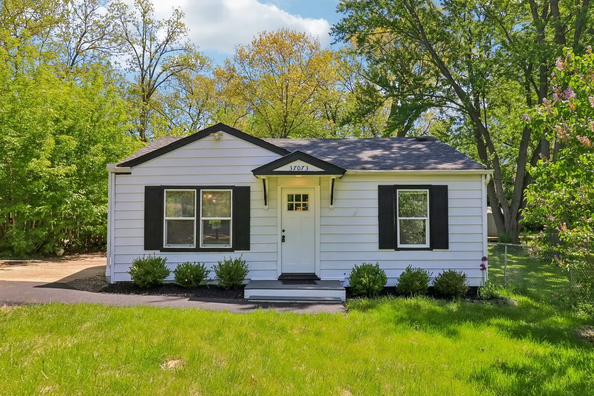 37073 N Antonio AVE, Lake Villa, IL 60046