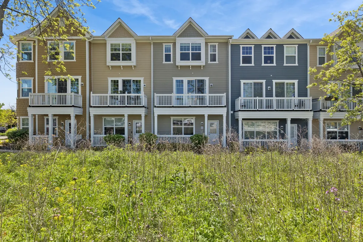 86 Lakeview PL, Lake Zurich, IL 60047
