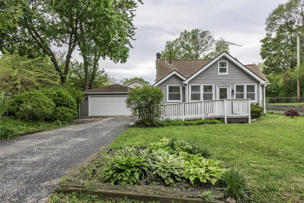 532 N Prospect DR, Round Lake Park, IL 60073