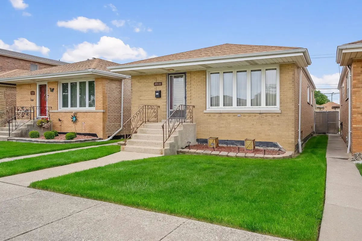 5918 S Mason AVE, Chicago, IL 60638
