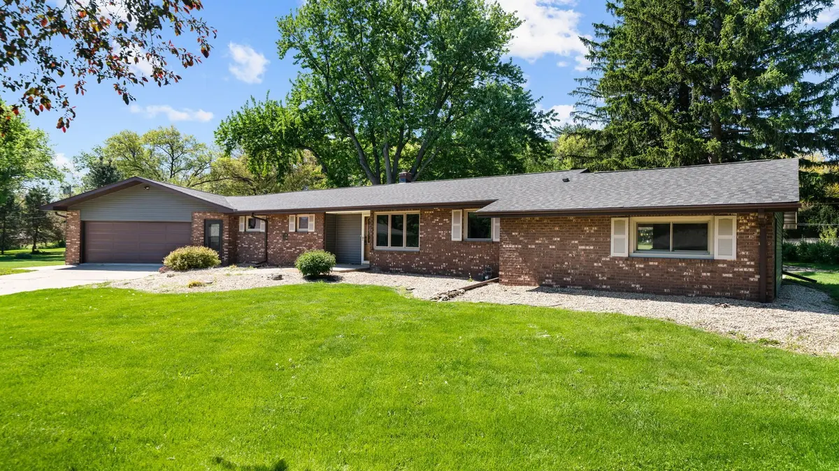 313 W Margaret Fuller RD, Oregon, IL 61061