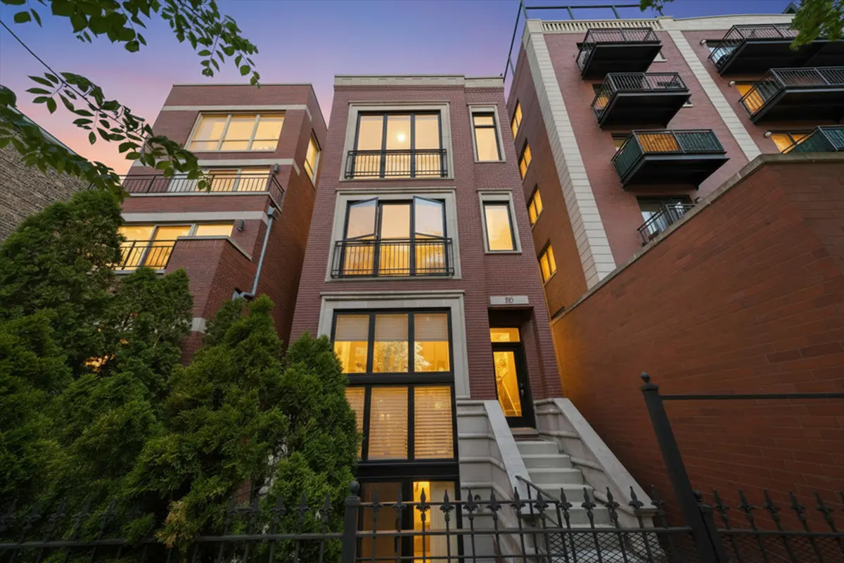 823 N Marshfield AVE #1, Chicago, IL 60622