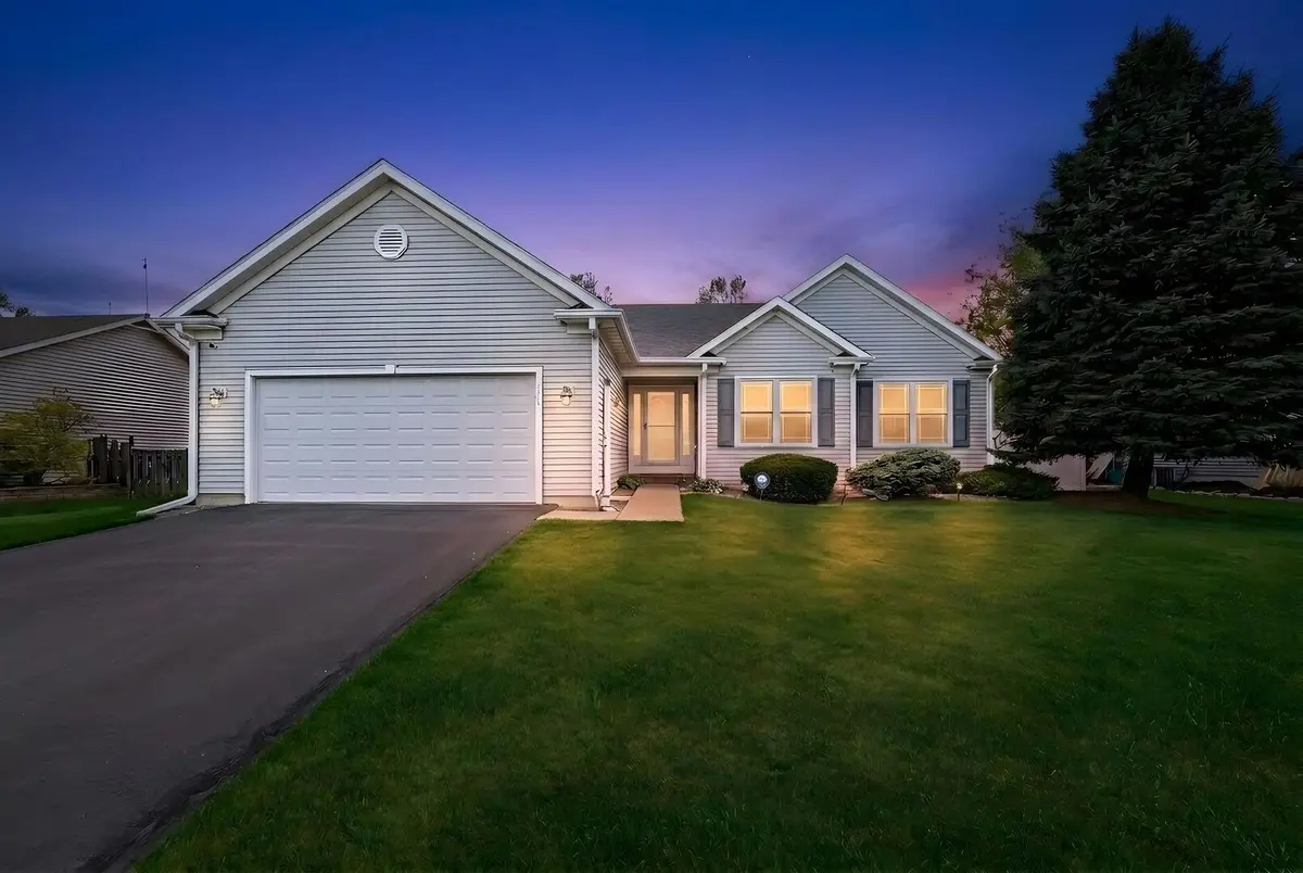 230 Wendy ST, Sycamore, IL 60178