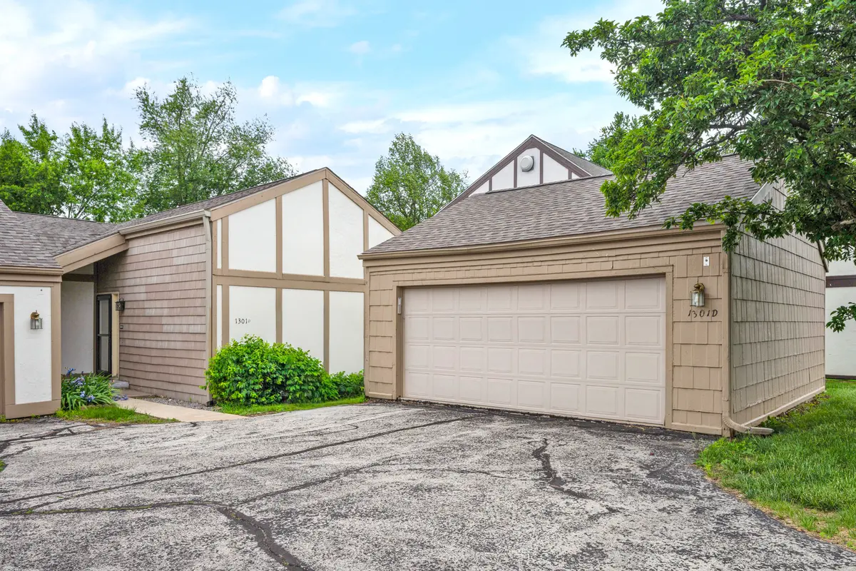 1301 Kingsridge CT #D, Normal, IL 61761