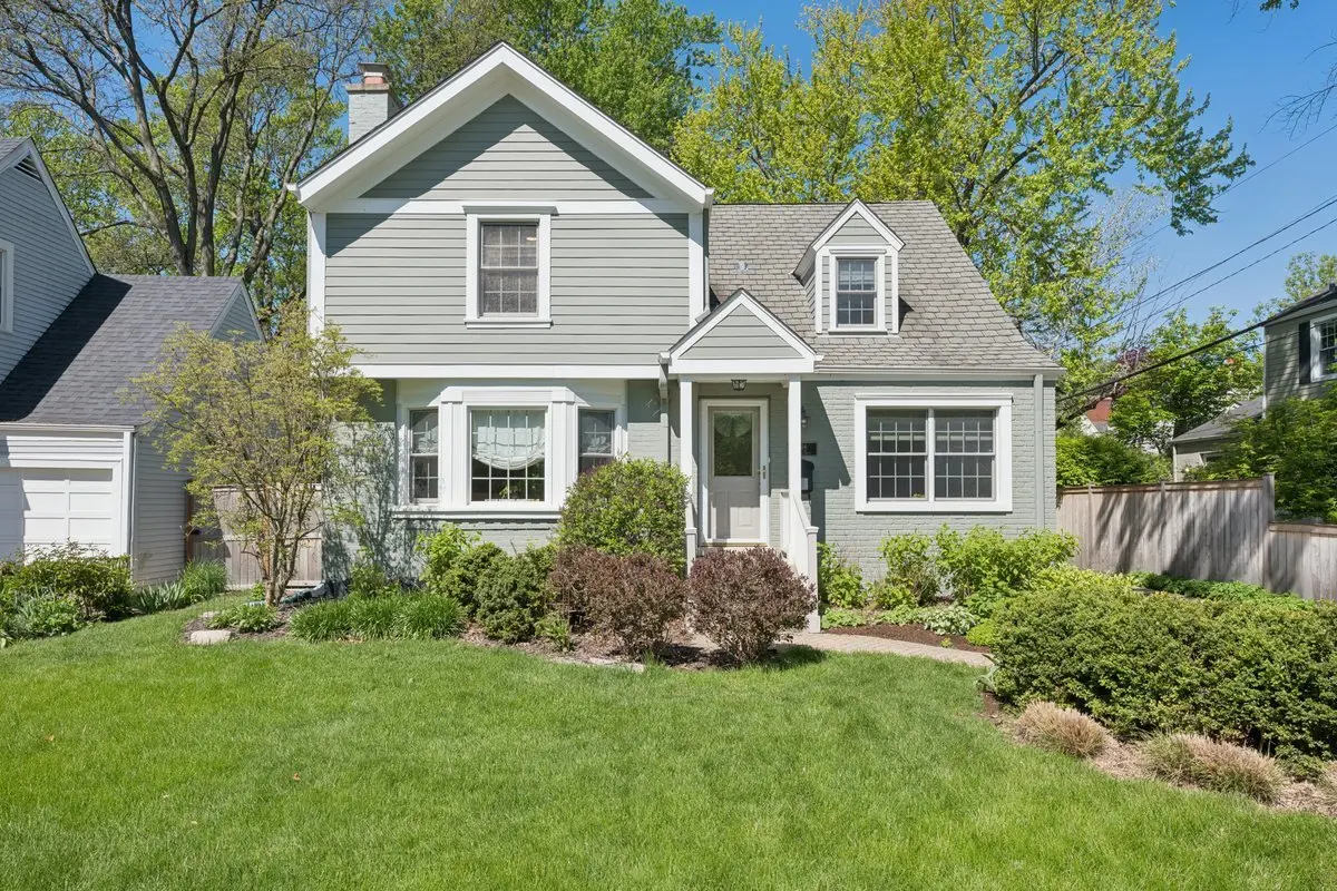 346 Lagoon DR, Northfield, IL 60093