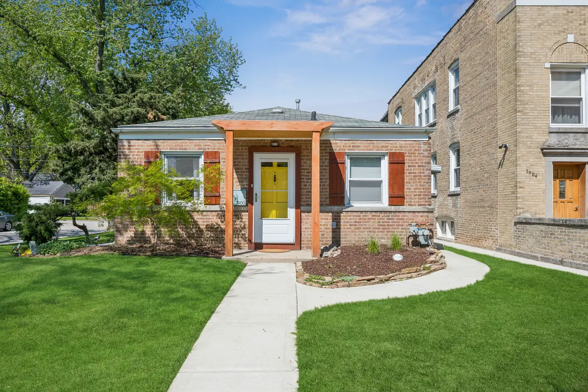 7900 Karlov AVE, Skokie, IL 60076