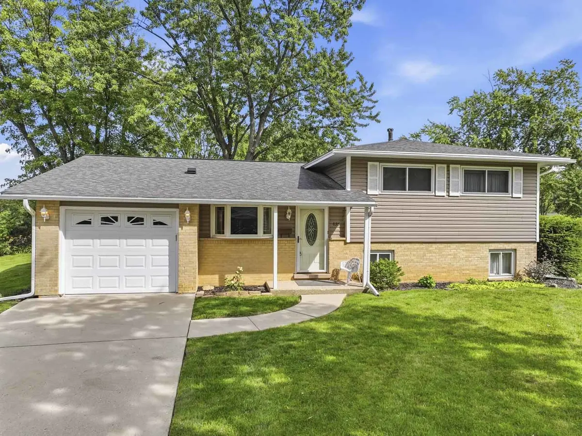 133 Sumac CT, Schaumburg, IL 60193