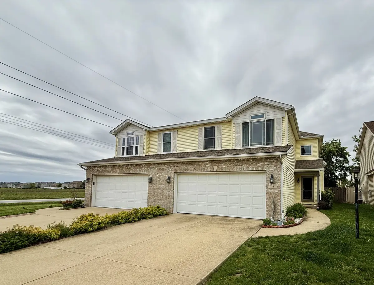 2 PARSLEY DR, Savoy, IL 61874