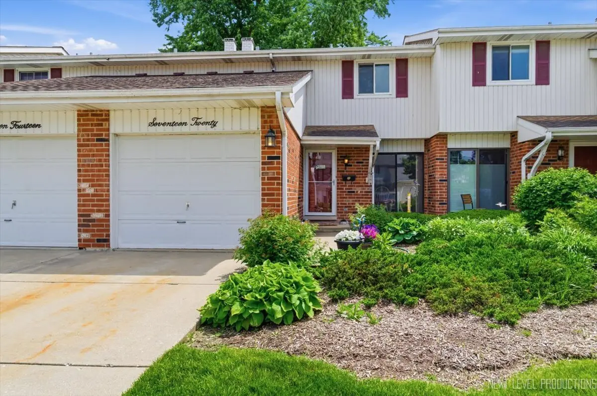 1720 Trent CT, Wheaton, IL 60189